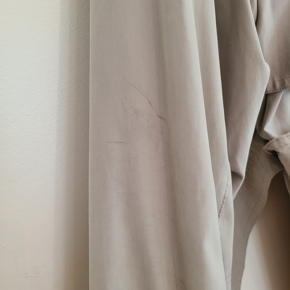 Burberry Beige Trench Coat with Classic Nova Check Lining - Picture 4 of 8